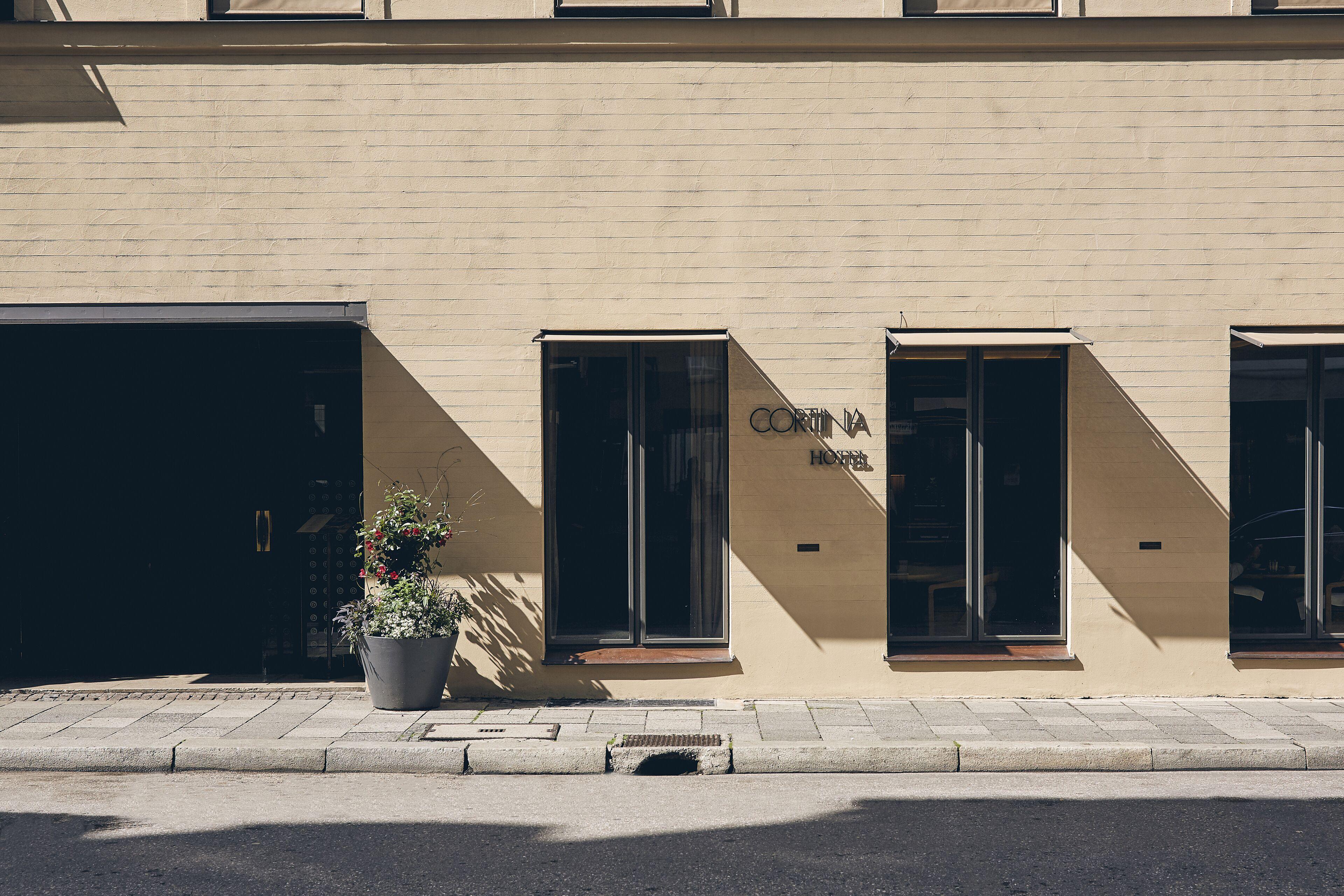 Top Hotels in Altstadt-Lehel: A Curated Selection